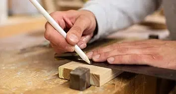 Blaue abschließbare Schränke